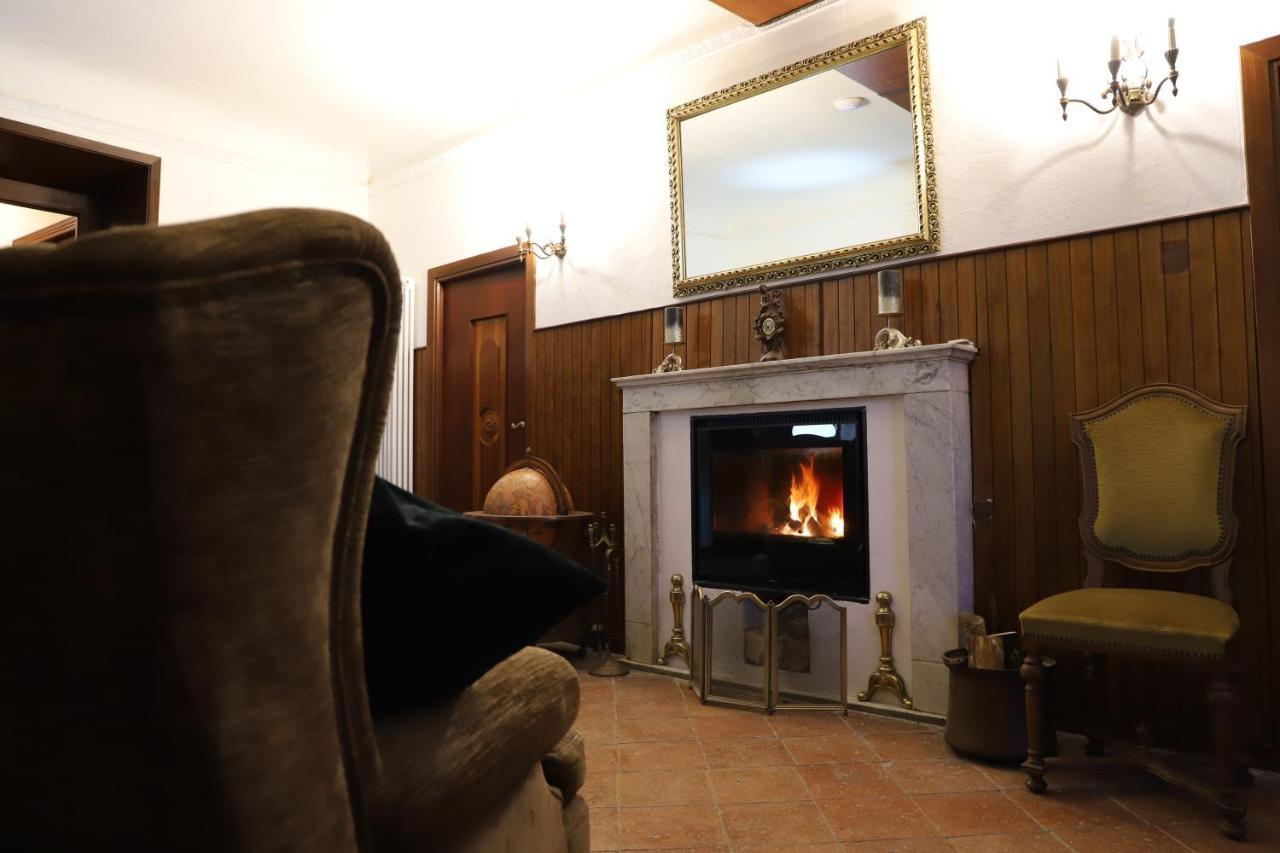 Monti Guesthouse Monti di Licciana Nardi ภายนอก รูปภาพ