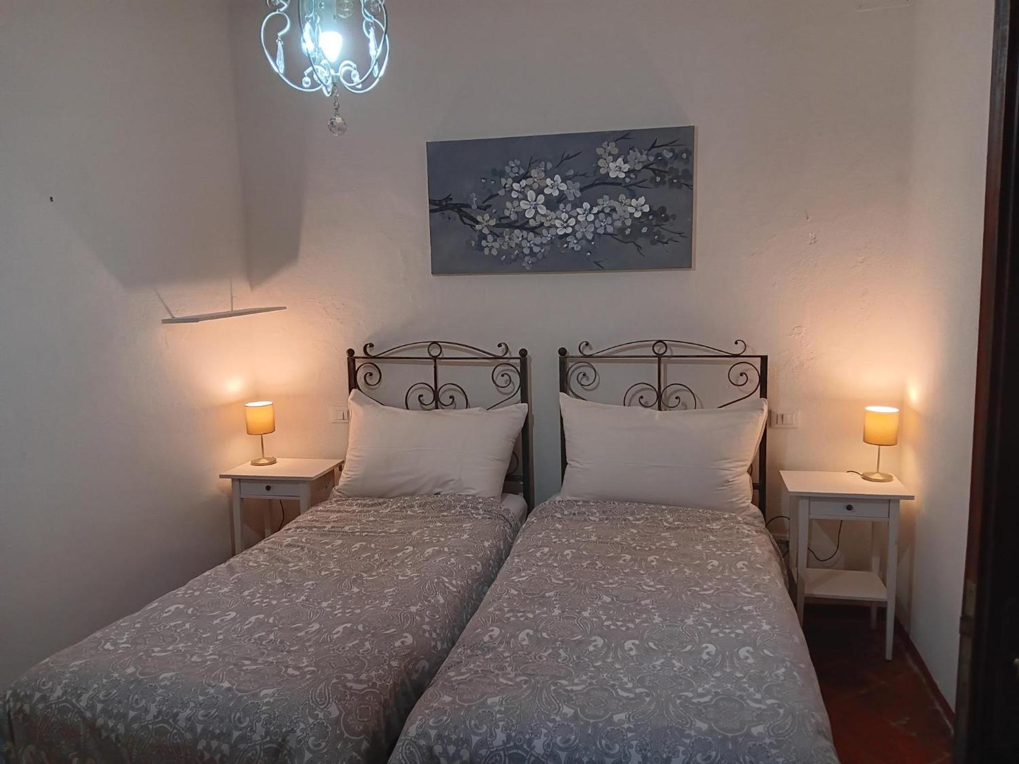 Monti Guesthouse Monti di Licciana Nardi ภายนอก รูปภาพ