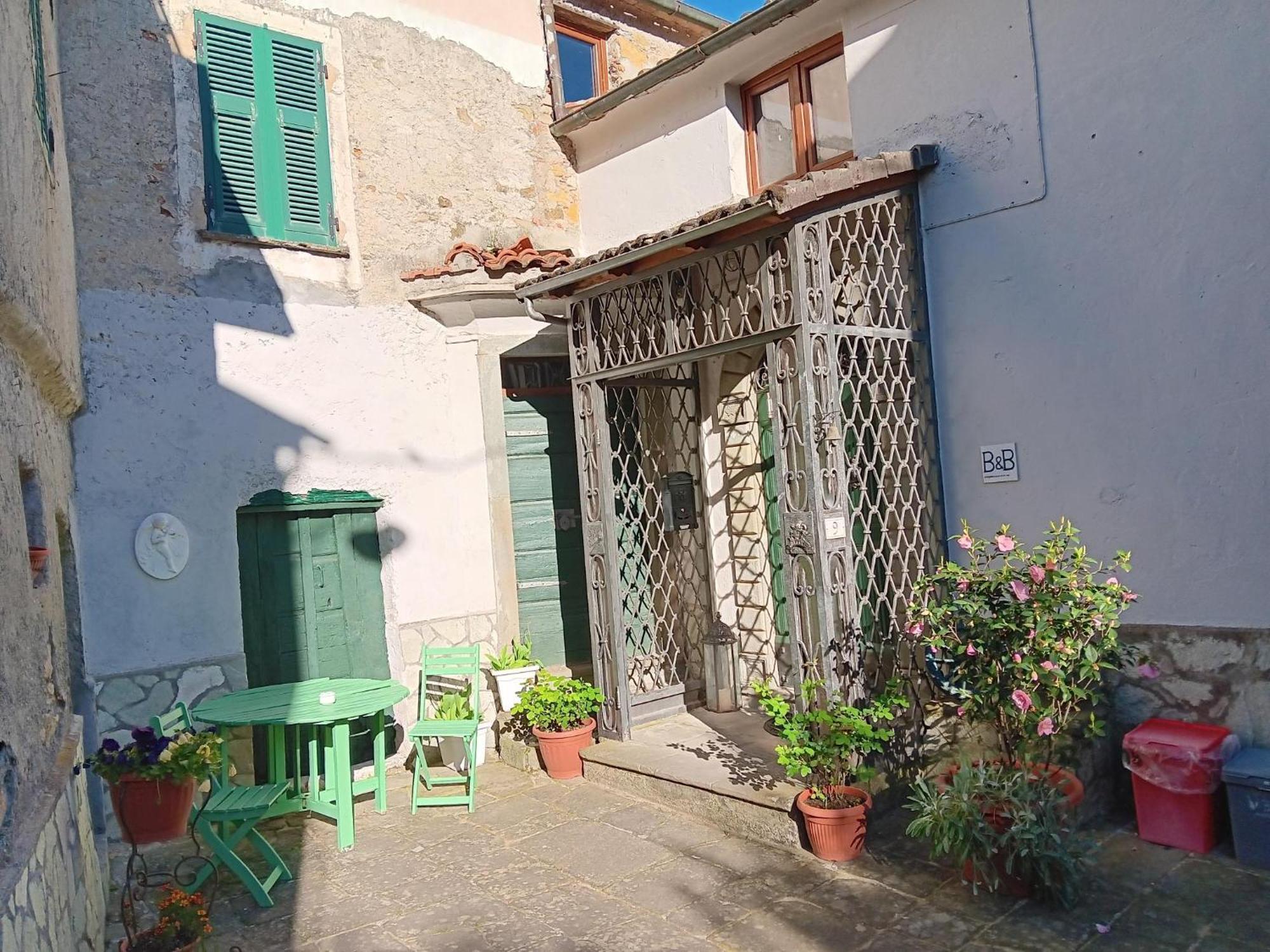 Monti Guesthouse Monti di Licciana Nardi ภายนอก รูปภาพ