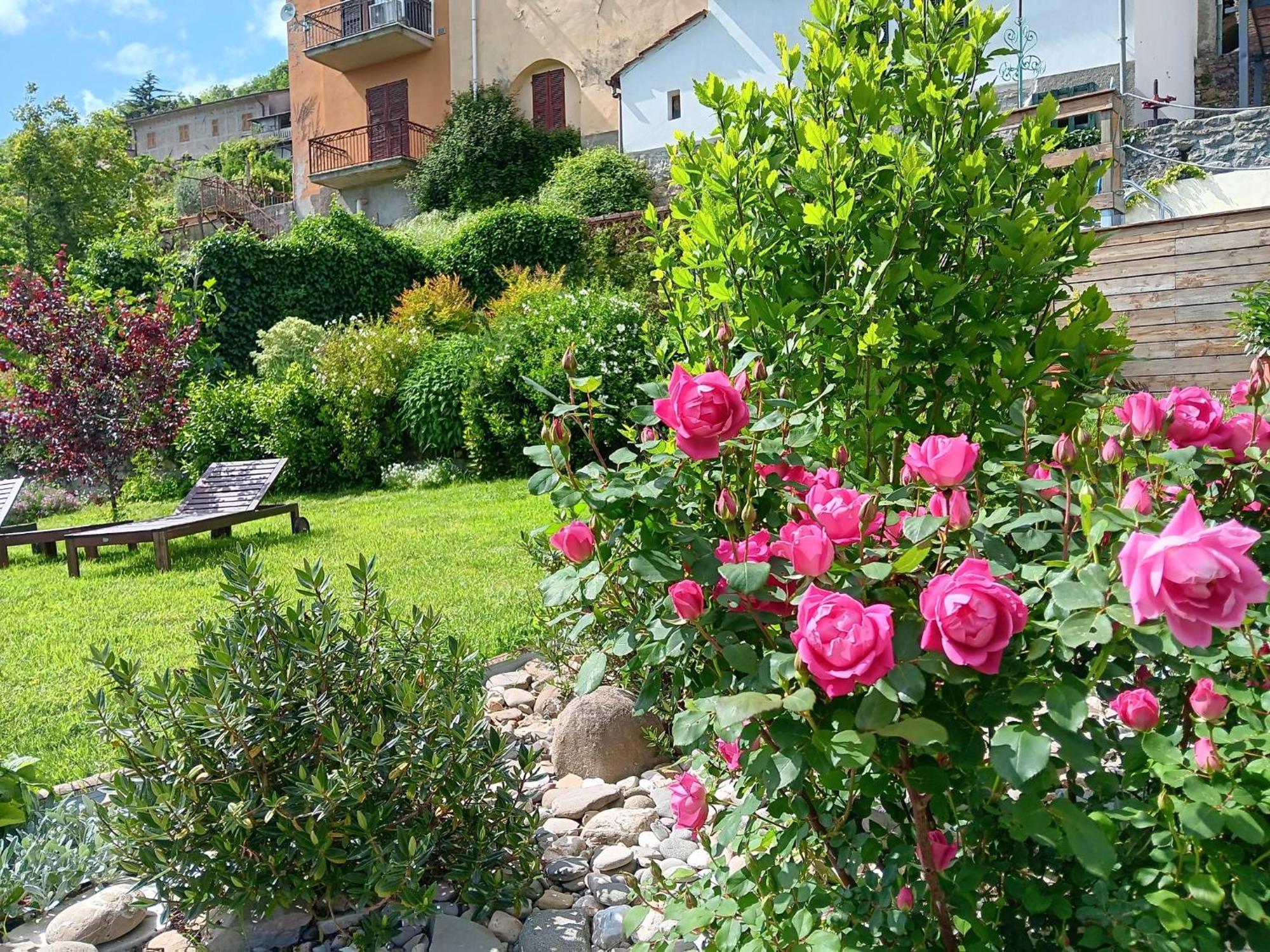 Monti Guesthouse Monti di Licciana Nardi ภายนอก รูปภาพ