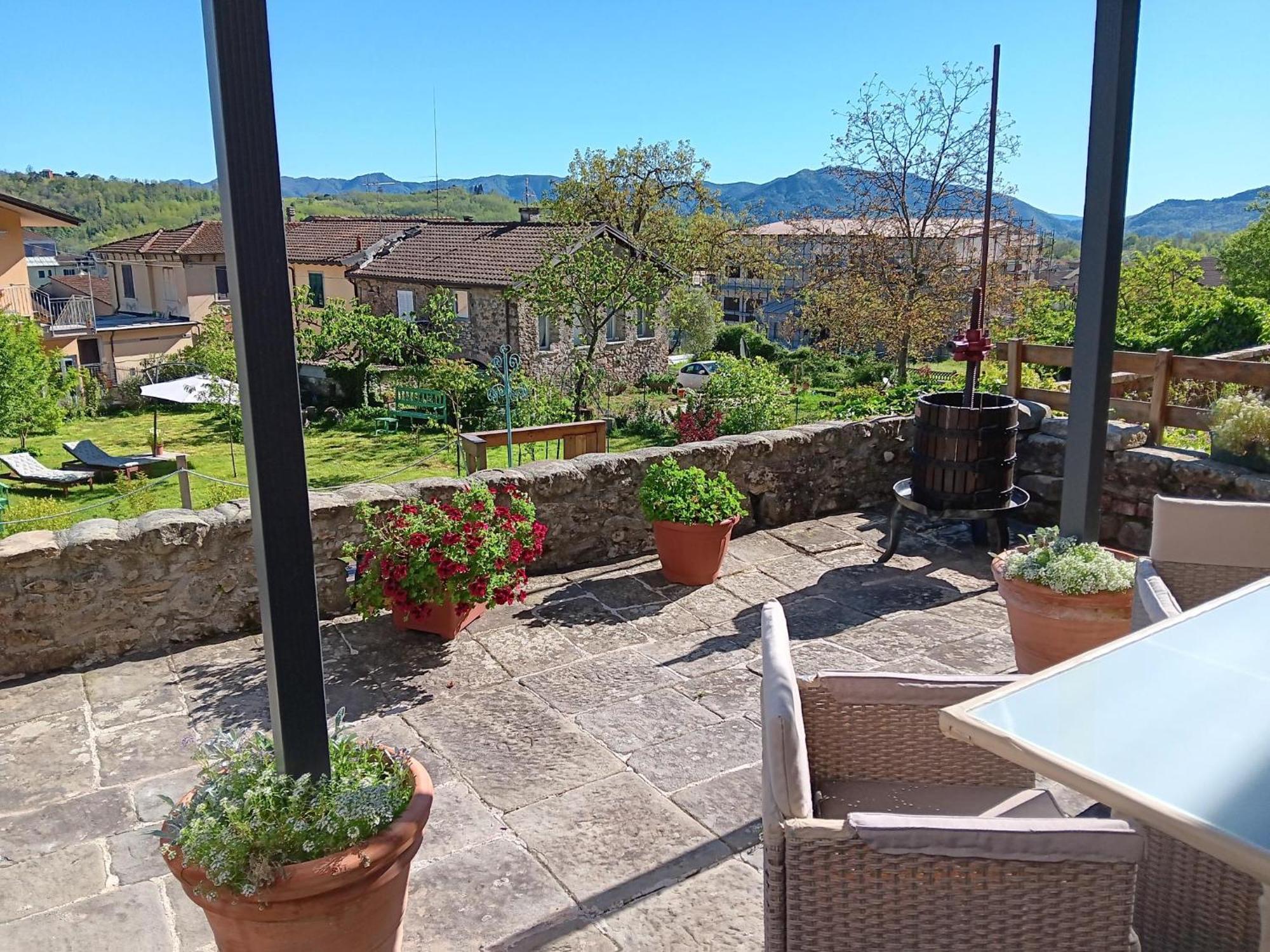 Monti Guesthouse Monti di Licciana Nardi ภายนอก รูปภาพ
