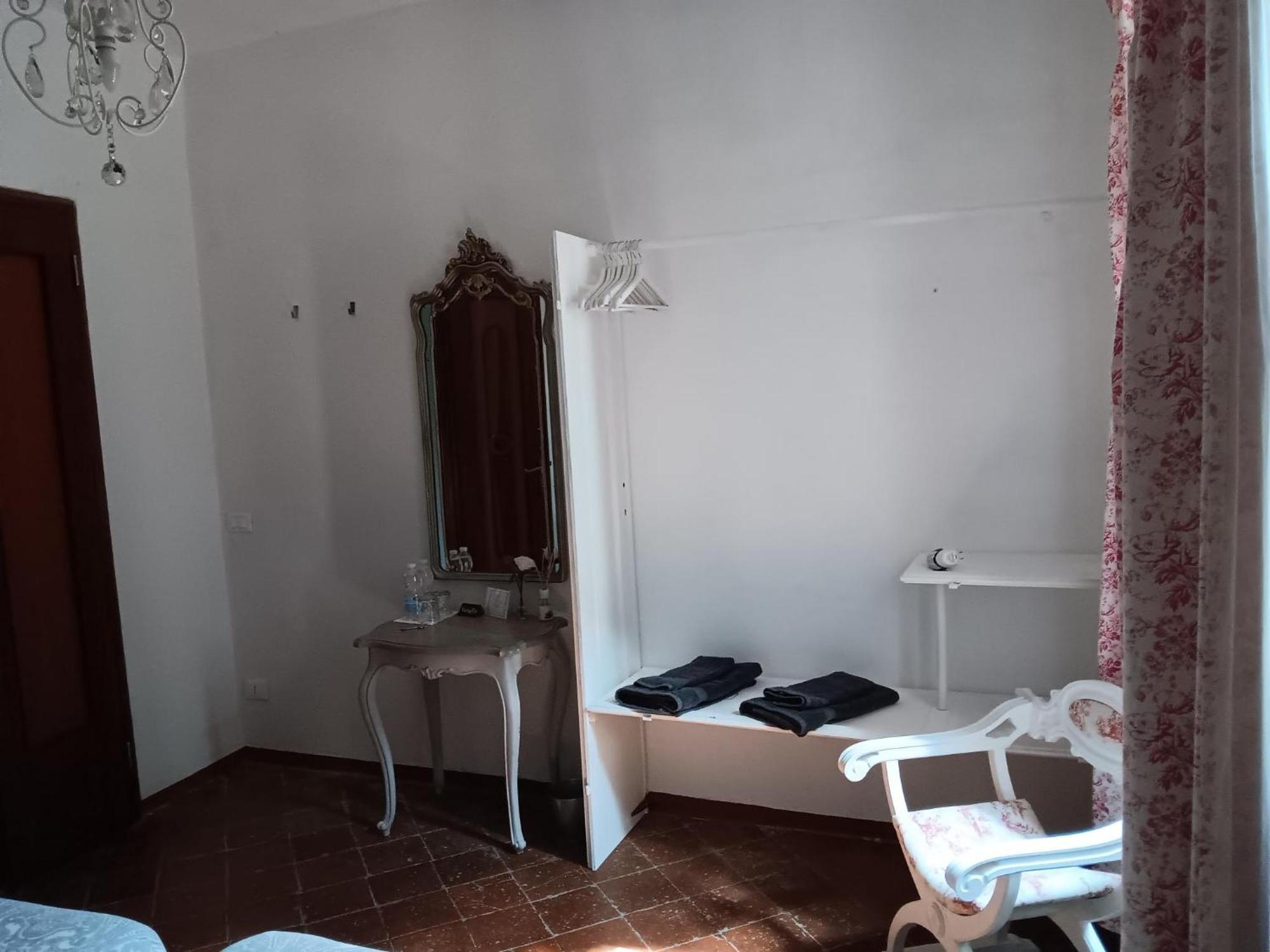 Monti Guesthouse Monti di Licciana Nardi ภายนอก รูปภาพ