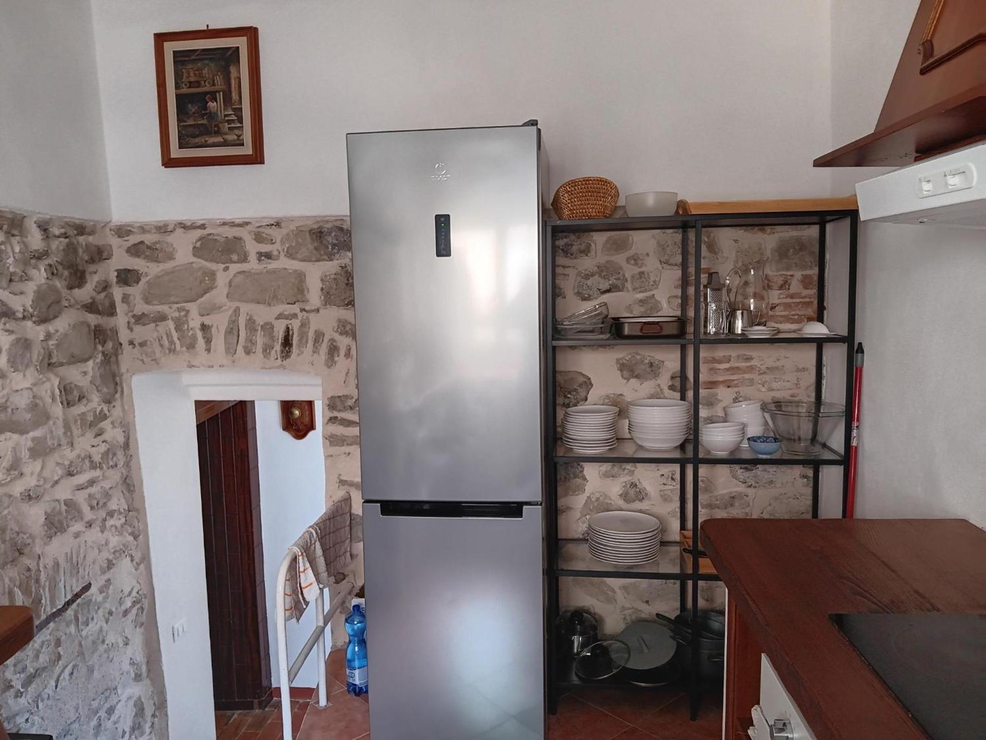 Monti Guesthouse Monti di Licciana Nardi ภายนอก รูปภาพ